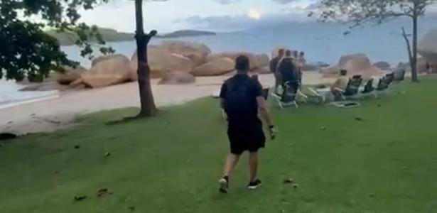 Jovens e ricos sem ostentação: casal fez fortuna com site de dados vazados