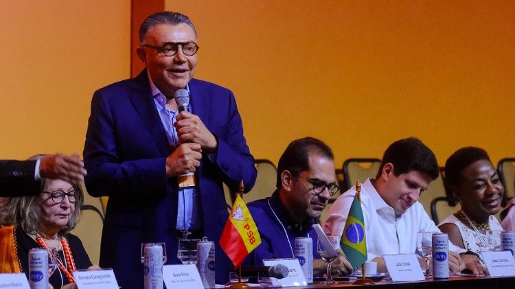 Carlos Siqueira discursa na abertura dos Congressos dos Segmentos do PSB