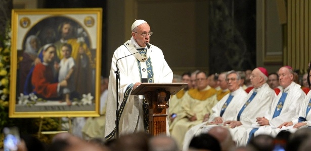 Papa Francisco fala durante celebração de missa na Filadélfia, em setembro de 2015 - CJ Gunther/Epa/Efe