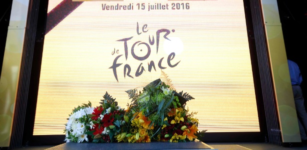 Pódio do Tour de France fica mescla silêncio e emoção por atentado em Nice - Juan Medina/Reuters