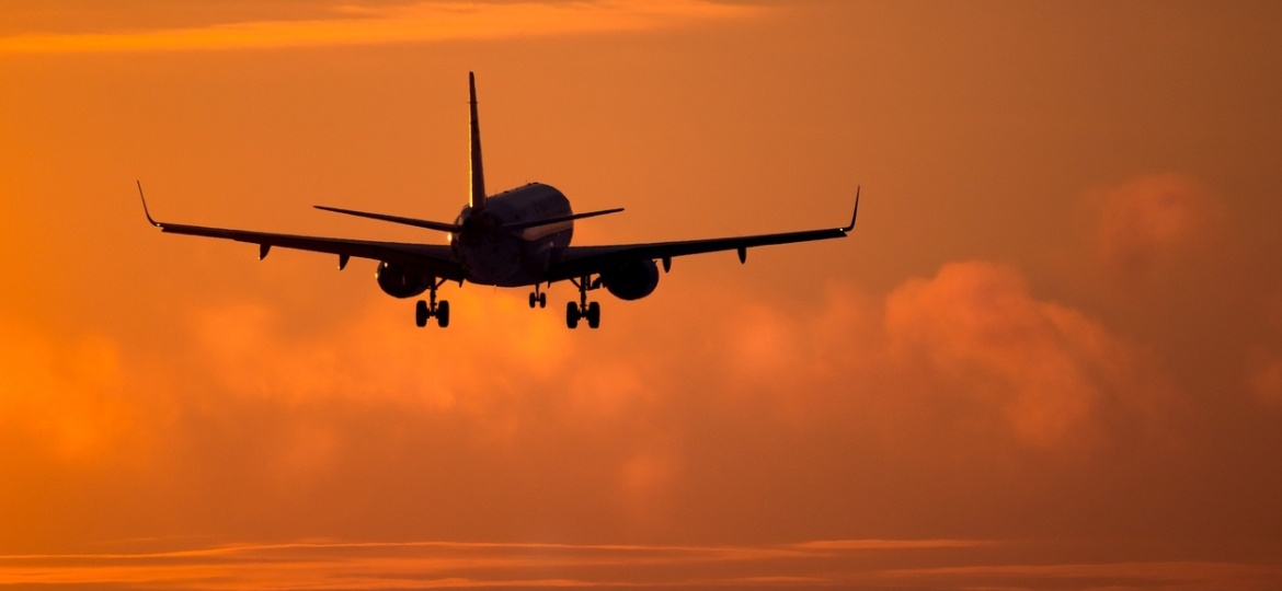 Em caso de morte a bordo de um avião, o piloto não precisa pousar imediatamente - Getty Images/iStockphoto