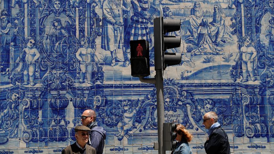 Rua da cidade do Porto, o segundo maior destino de brasileiros em Portugal  - Susana Vera/Reuters