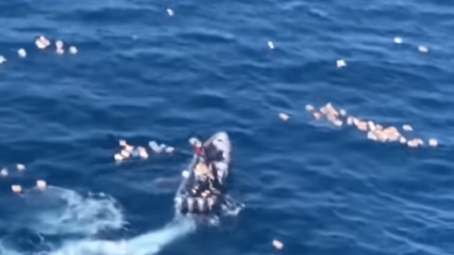 Traficantes resgataram policiais após perseguição de lanchas em alto mar - Reprodução/Guardia Civil