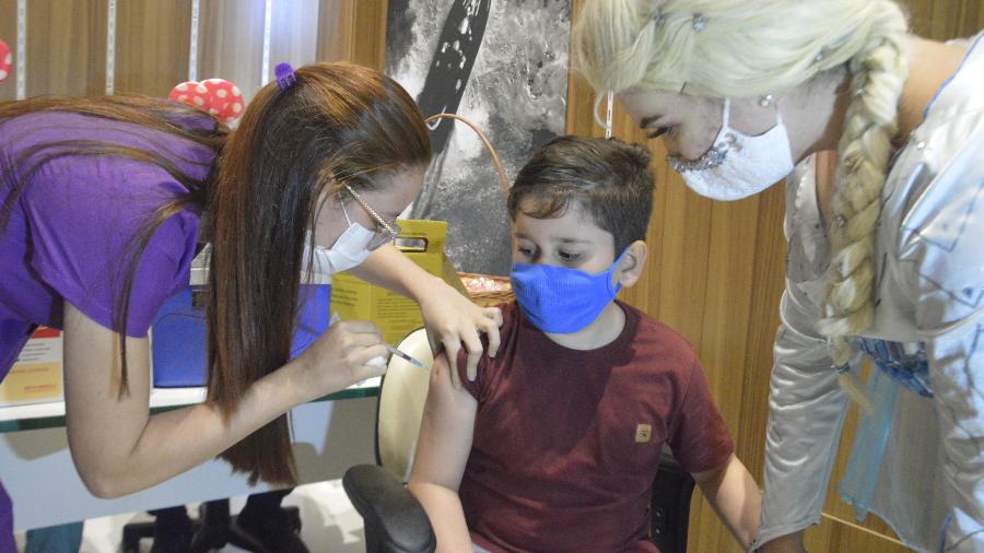 Mais de 152,5 milhões de brasileiros completaram a vacinação contra a covid-19 - José Aldenir/TheNews2/Estadão Conteúdo