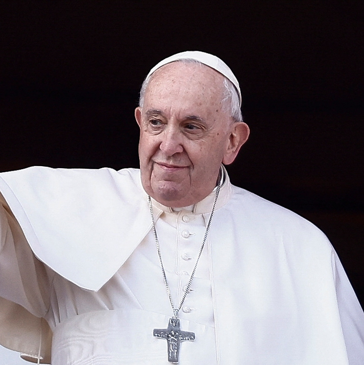 Papa Francisco diz que está com bronquite aguda infecciosa e pede orações