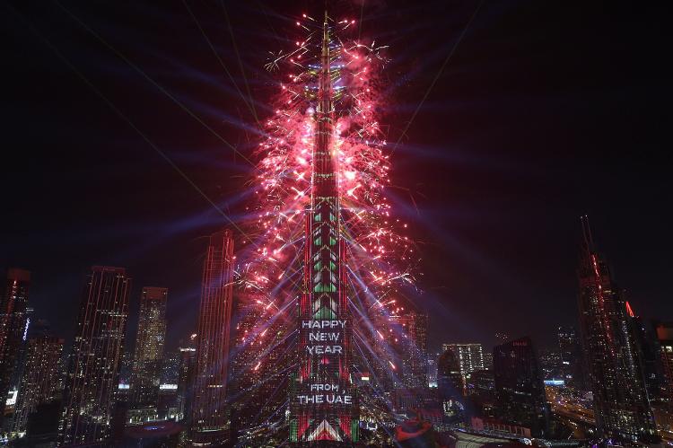 "Feliz Ano-Novo", deseja projeção no Burj Khalifa, o maior prédio do mundo