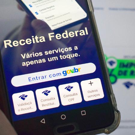 Os salários de cada empresa devem ser lançados separadamente