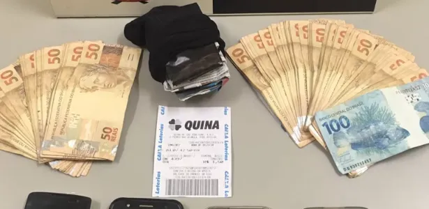 Em Jales (SP), policiais detiveram quadrilha de estelionatários; eles estavam com R$ 5.900 de uma idosa - Divulgação/Polícia Civil de Jales - Divulgação/Polícia Civil de Jales