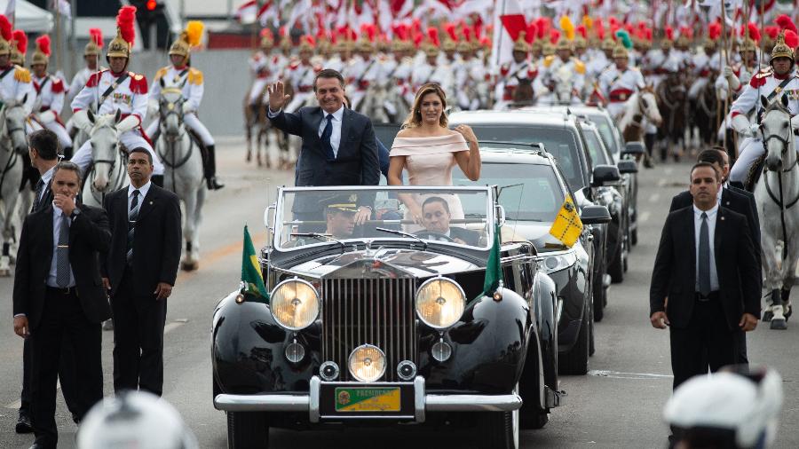 Jair Bolsonaro desfila em Rolls-Royce, usado apenas em cerimônias festivas, como a posse -  Andressa Anholete/Folhapress