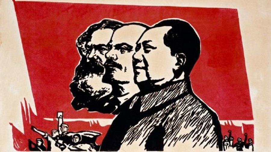 Em outubro de 1949, Mao Tsé-tung proclamou a República Popular da China (RPC), com base nas teorias de Marx e Lenin - Mao Tsé-tung