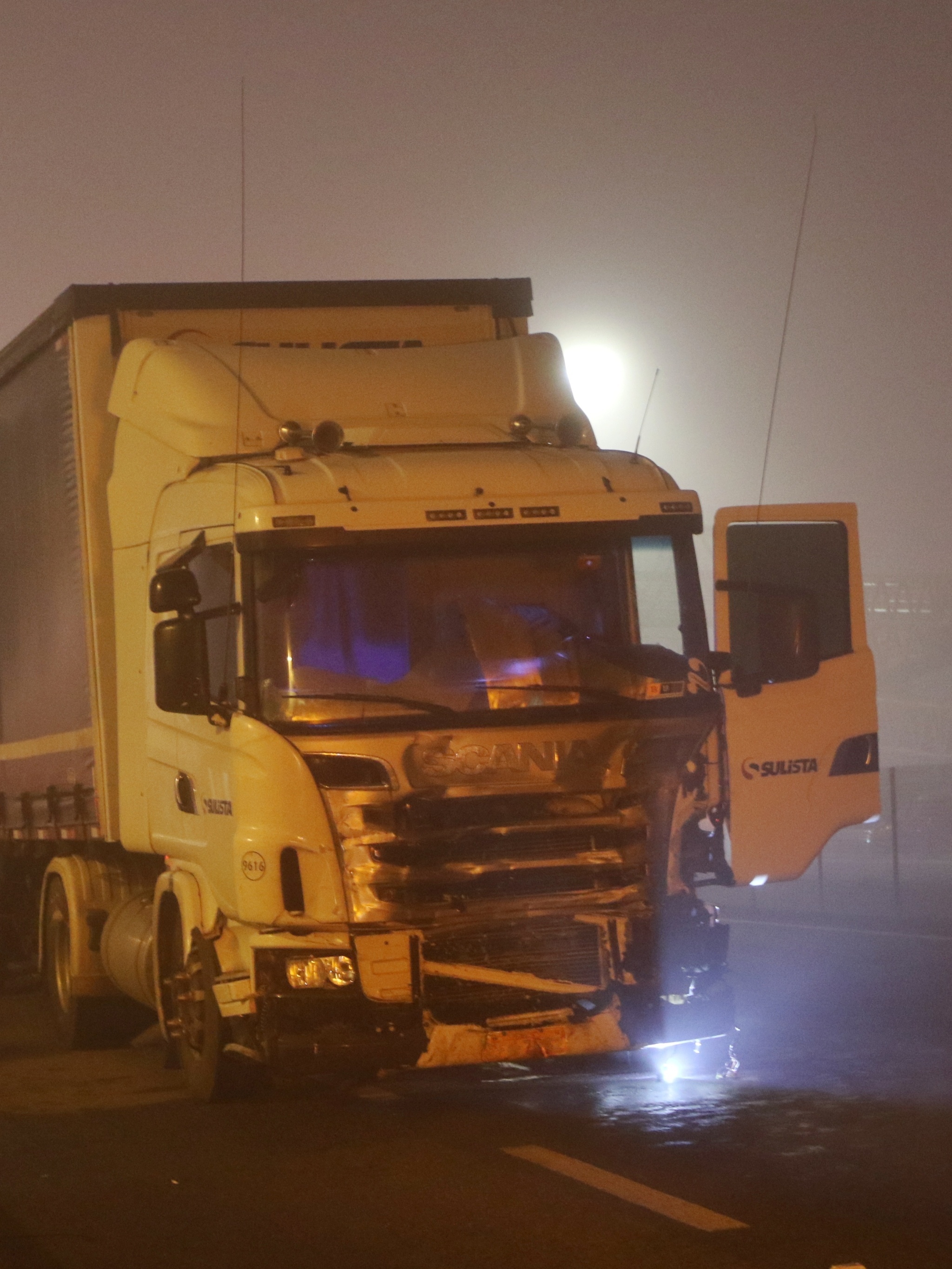 Engavetamento deixa ao menos 8 mortos e dezenas de feridos na BR-277, no  Paraná