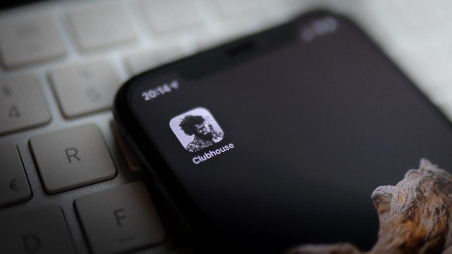 Ícone do app Clubhouse em um smartphone - Unsplash