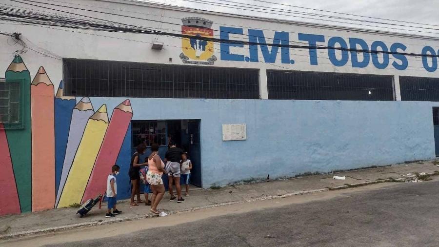 Alunos chegam à Escola Municipal Todos os Santos - Divulgação/Sepe Caxias