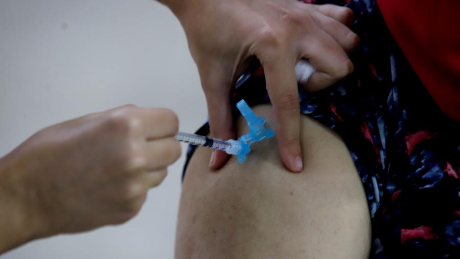 Brasil está perto de alcançar marca de 45 milhões de pessoas vacinadas com pelo menos uma dose de imunizante contra covid-19 - Alex de Jesus/O Tempo/Estadão Conteúdo