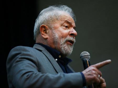 8.dez.2021 - O ex-presidente Luiz Inácio Lula da Silva (PT), em discurso - Carla Carniel/Reuters