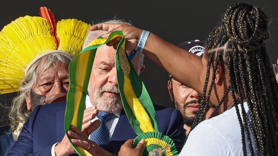 Aline Sousa entregou faixa presidencial para Lula - Stuckert/Divulgação