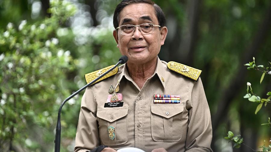 O primeiro-ministro da Tailândia, Prayut Chan-O-Cha, fala à imprensa após presidir o Comitê Nacional de Política e Administração de Arroz na Casa do Governo em Bangkok em 20 de março de 2023 - Lillian SUWANRUMPHA/AFP