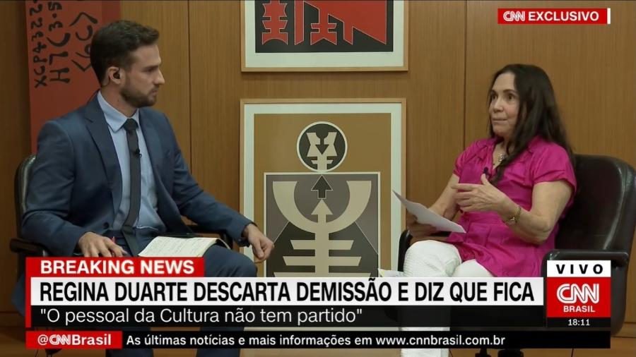 A secretária de Cultura do governo, Regina Duarte, dá entrevista ao jornalista Daniel Adjuto da CNN Brasil - Reprodução/CNN
