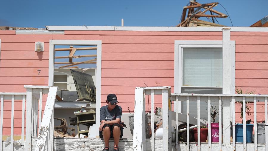 Furacão Sally destelhou casas e causou inundações na Flórida - JOE RAEDLE/AFP