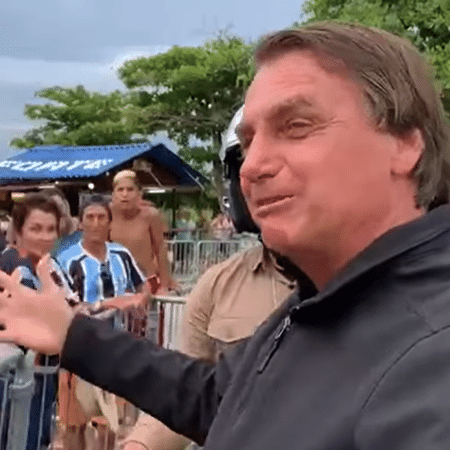 Bolsonaro provoca a esquerda em conversa com apoiadores - Reprodução/Facebook