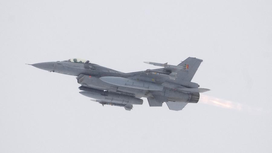 Os norte-americanos afirmam que os novos caças trabalharão ao lado das aeronaves F-16 polonesas e dinamarquesas que já executam policiamento aéreo na Lituânia - Ints Kalnins/Reuters