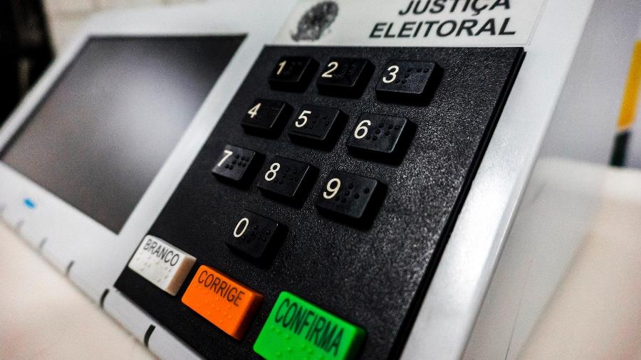 TSE monitora urnas eletrônicas e substitui equipamentos caso ocorram problemas durante o pleito. - Szucinski/Getty Images/iStockphoto
