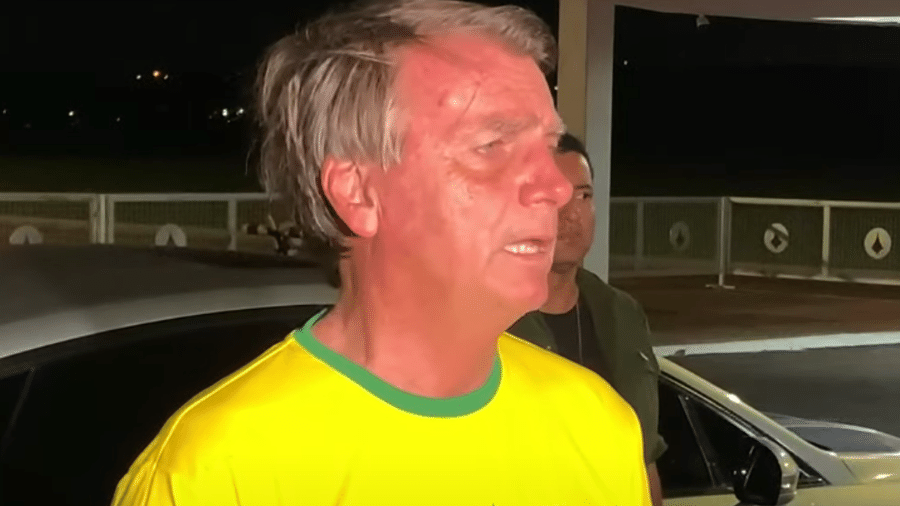 Bolsonaro falou com jornalistas em Brasília nesta noite - Reprodução/YouTube/CNN