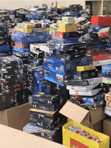 Milhares de caixas de Lego foram encontradas na casa de Siegel