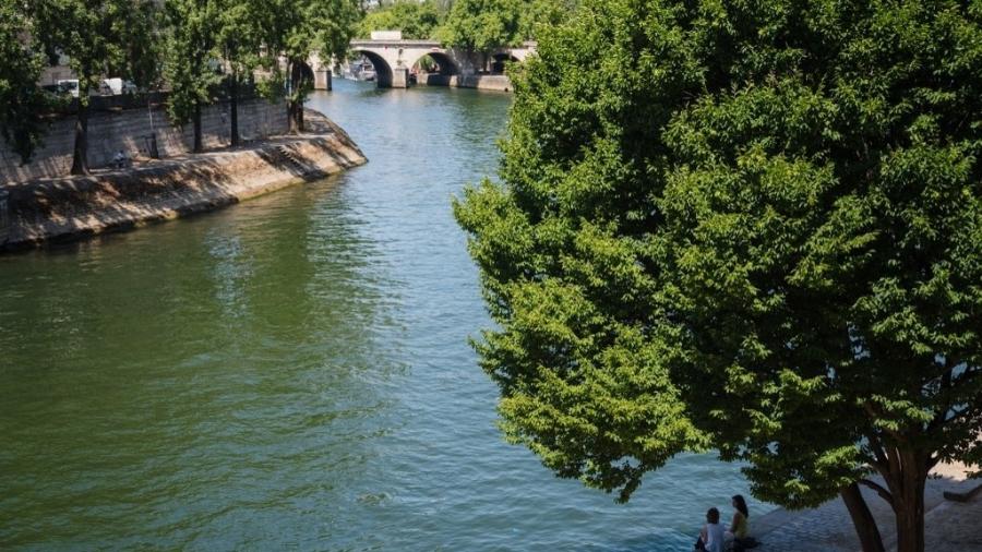 Águas do rio Sena são utilizadas em um sistema de resfriamento utilizado em Paris Águas do rio Sena são utilizadas em um sistema de resfriamento utilizado em Paris