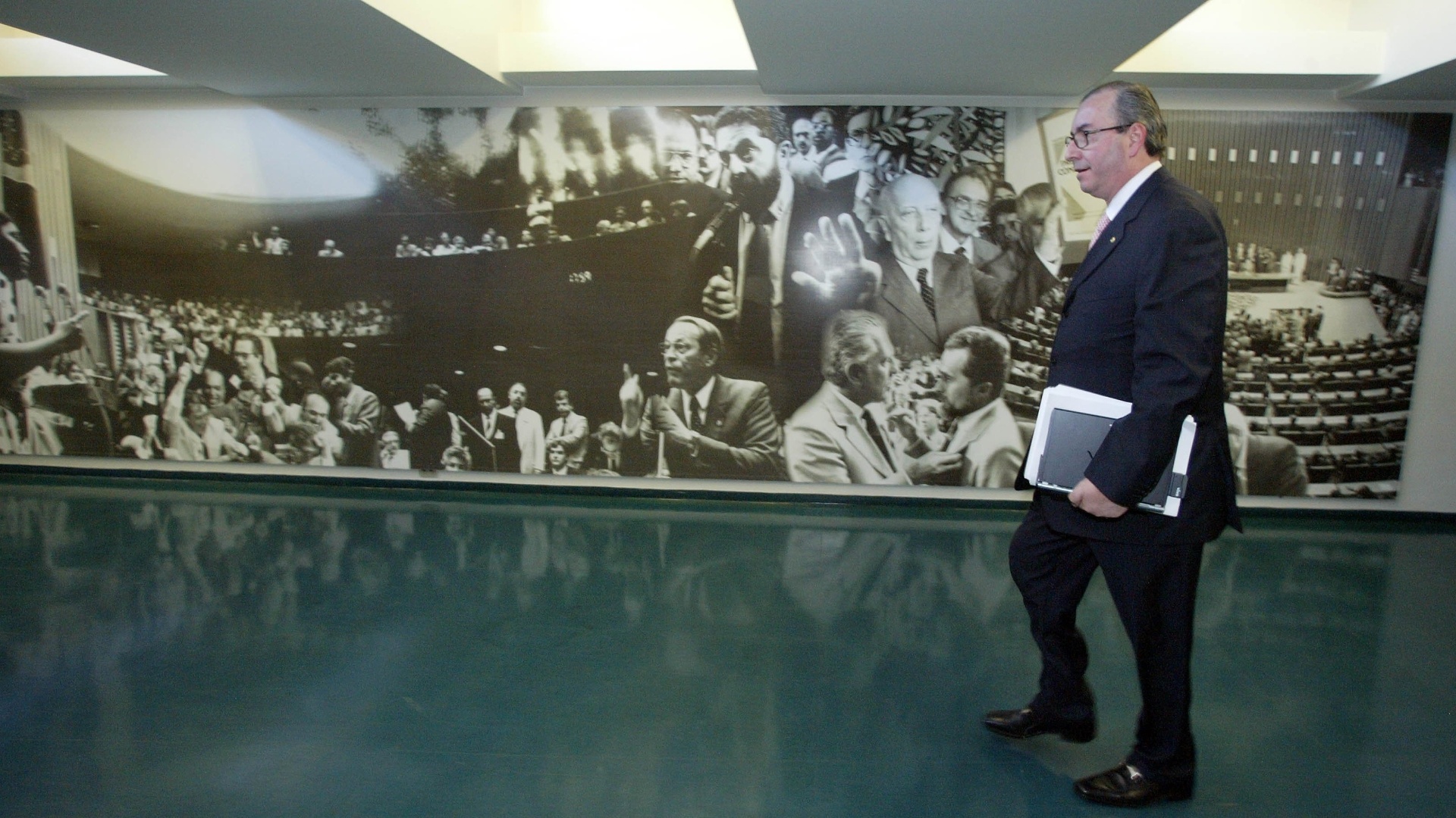 Em 2007, Eduardo Cunha, já no PMDB fluminense, assumiu a vice-presidência da CPI do Apagão Aéreo na Câmara, o primeiro cargo de destaque que ocupou na Casa - Ueslei Marcelino/Folhapress