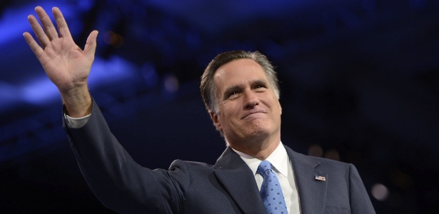 Mitt Romney acena para smipatizantes durante evento político em Maryland (EUA) - Shawn Thew/Efe