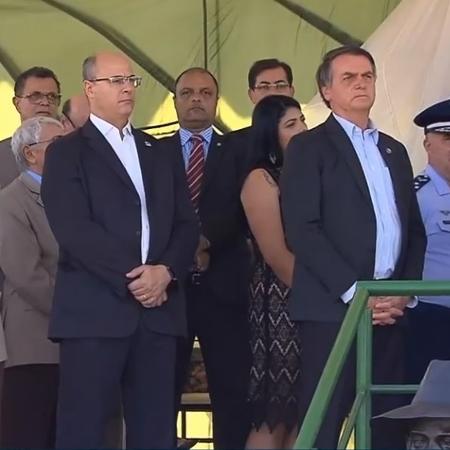 O presidente Jair Bolsonaro participa de formatura de paraquedistas, no Rio de Janeiro, ao lado do governador Wilson Witzel - 27.jul.2019 - Reprodução