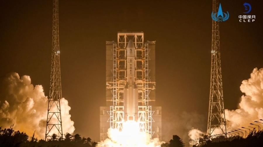 Lançamento do foguete chinês Long March-5, que enviou ao espaço a sonda Chang"e-5 - Divulgação/China National Space Administration