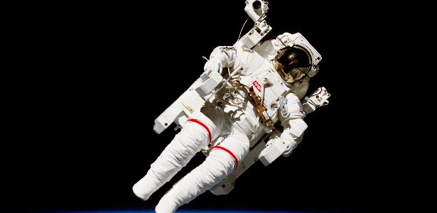 Nasa cancela caminhada espacial devido a problema médico com astronauta