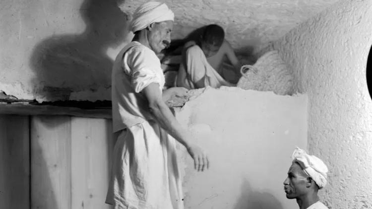 Exhibit at Oxford University Bodleian Library Celebrates 100th Anniversary of Discovery - HARRY BURTON/GRIFFITH INSTITUTE, OXFORD UNIVERSITY