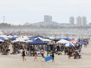 SP: 180 mil veículos vão ao litoral após feriado, mesmo com surto de virose