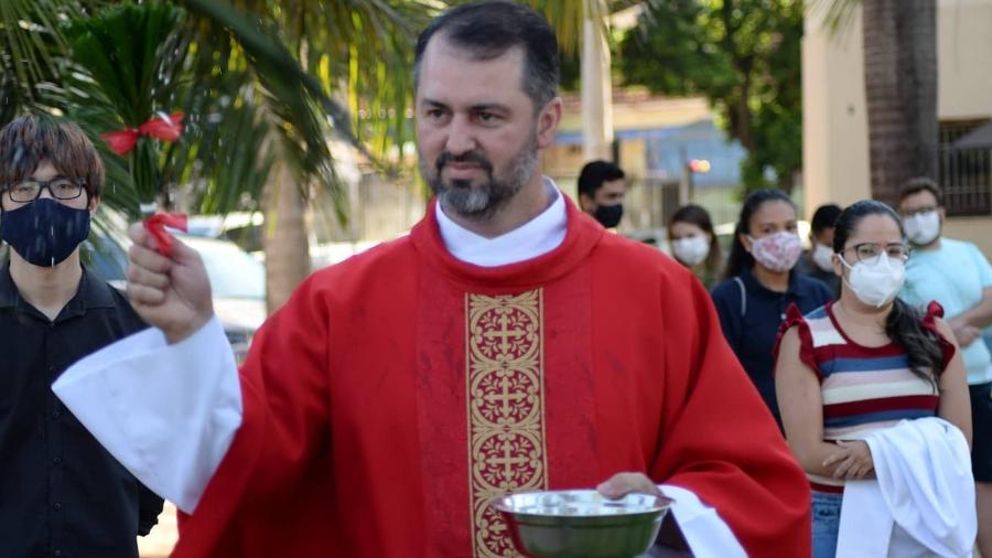 Padre Wagner Divino conduzia a caminhonete envolvida em acidente que deixou 4 jovens mortas em MS - Reprodução