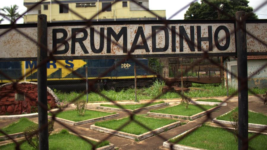 Placa de Brumadinho na antiga Estação Ferroviária da cidade.