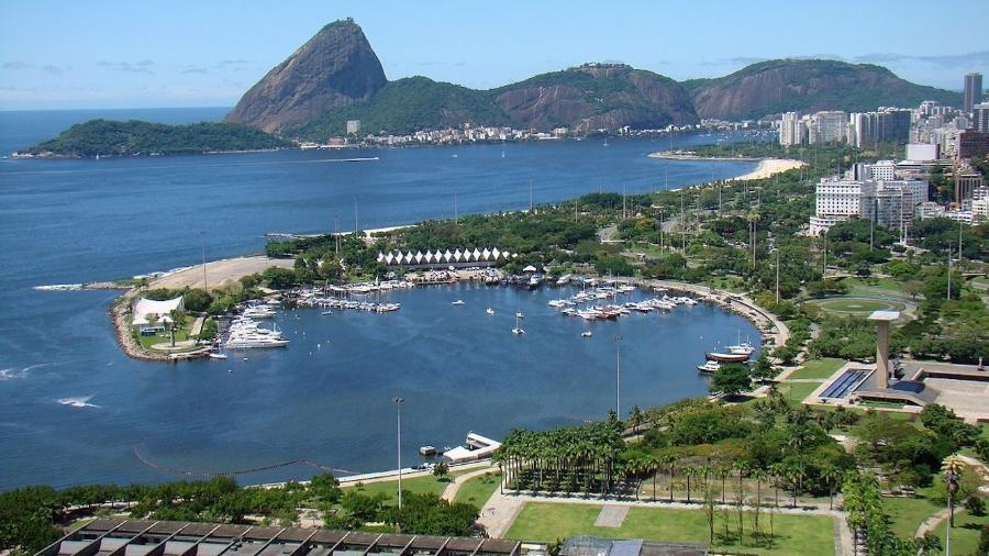 A Marina da Glória fica no bairro e é um dos equipamentos turísticos mais conhecidos