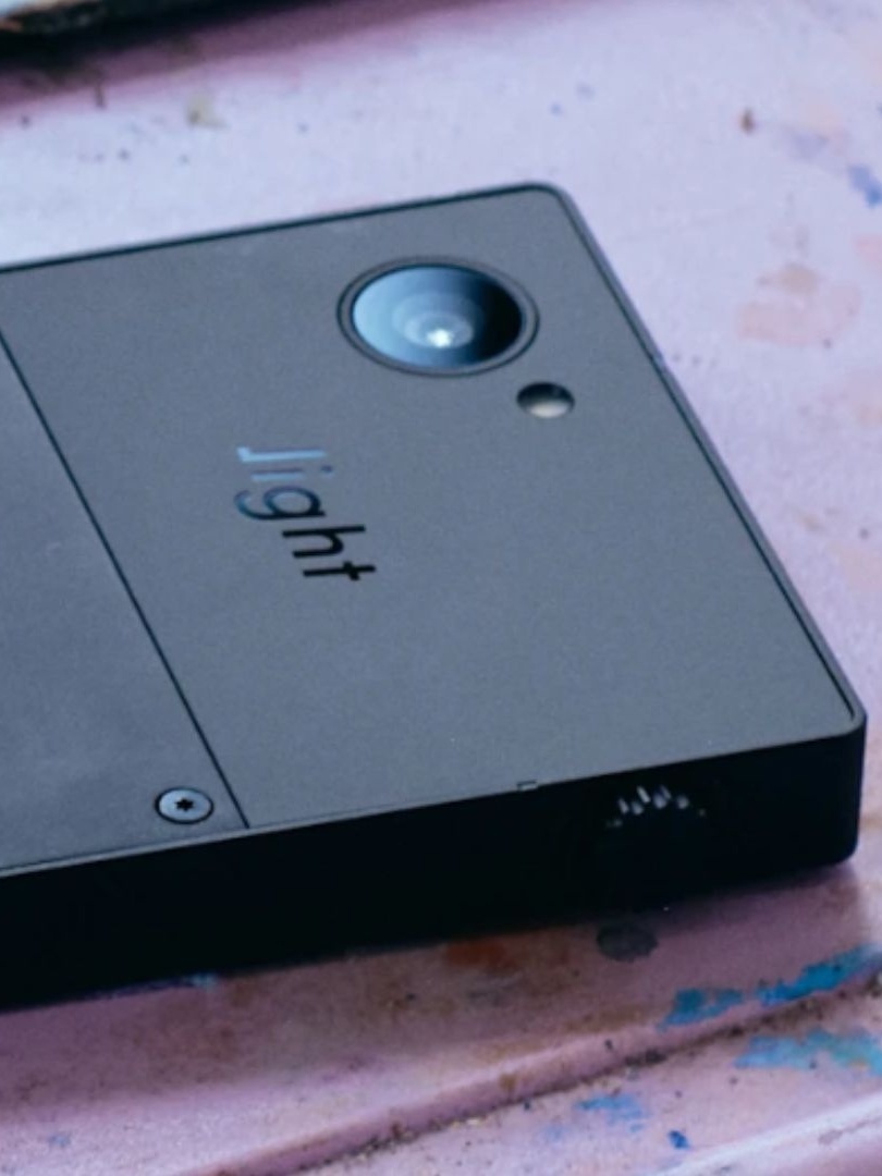 Light Phone III: Startup lança celular para quem não quer distrações