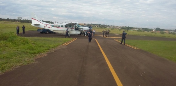 Avião atacado por ladrões no aeroporto de Ourinhos, no interior de São Paulo - Ourinhos Notícias