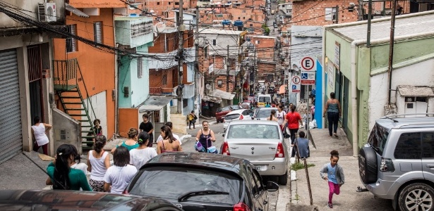 Acesso à favela Paraisópolis, na Vila Andrade, zona sul de São Paulo - Simon Plestenjak/UOL