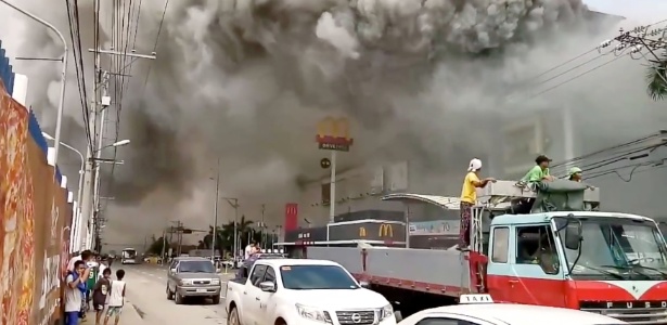 O incêndio aconteceu no sábado de manhã no terceiro andar do shopping NCCC - Reuters