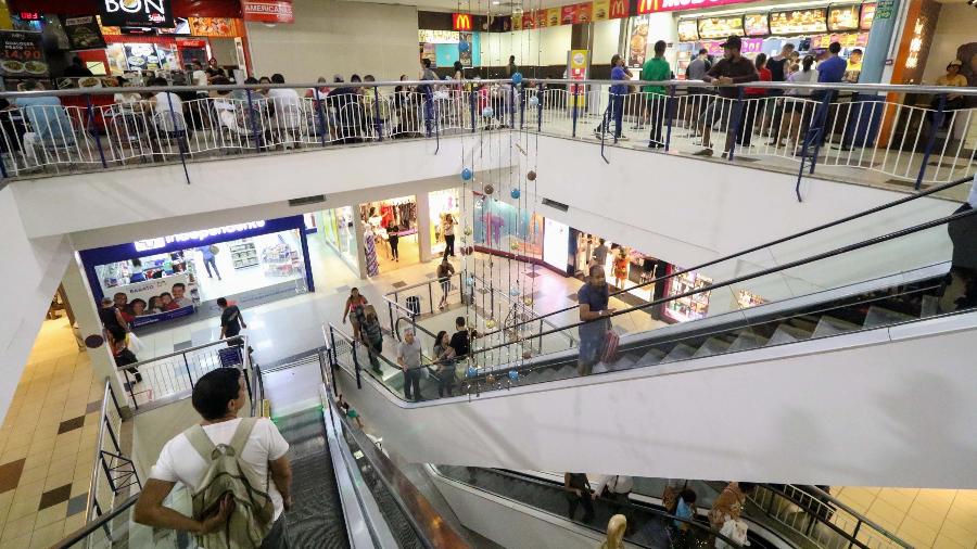 Nos shopping centers, a movimentação também foi positiva: 12% superior, com acumulado de 9% no ano - Marlon Costa/Futura Press/Estadão Conteúdo