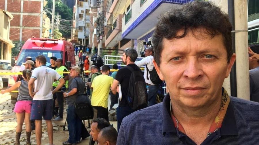 Pedreiro diz que chegou a dormir no trabalho para economizar dinheiro para comprar apartamento em prédio que desabou - Júlia Dias Carneiro/ BBC News Brasil