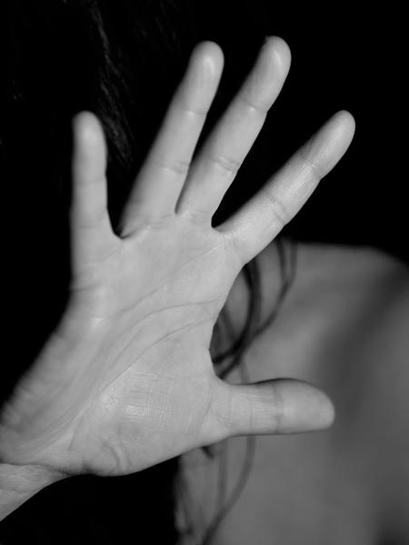 59% dos casos de estupro ou feminicídio acontecem dentro da casa das vítimas - Nino Carè/ Pixabay