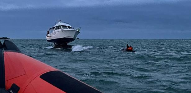 The boat runs at a height of three meters above sea level and takes 12 hours to rescue