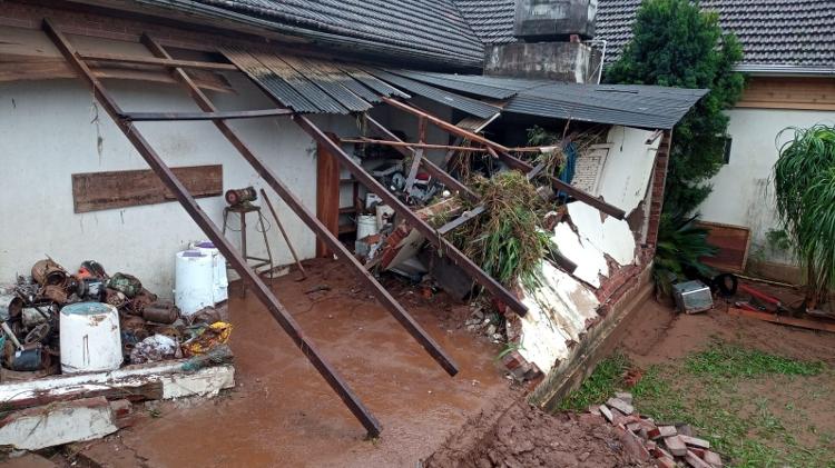 Sete pessoas estão internadas após a cheia do rio Pardinho em Sinimbu