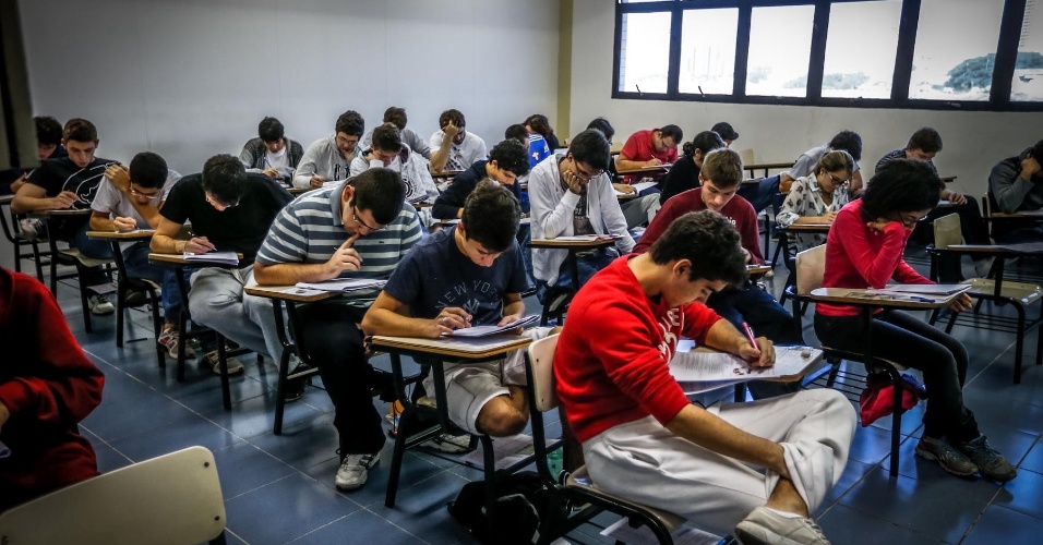 Para a seleção de inverno, a Unesp (Universidade Estadual Paulista) disponibilizou 420 vagas. Após a prova, o UOL, em conjunto com o Colégio Objetivo, trará a correção comentada do exame