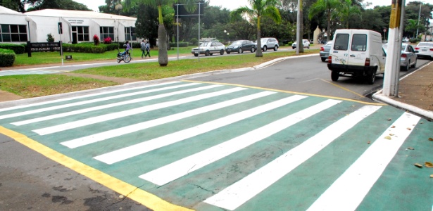 Faixa de pedestres com contorno verde em Santa Bárbara d"Oeste, que é governada pelo PV - Divulgação/Prefeitura de Santa Bárbara d"Oeste